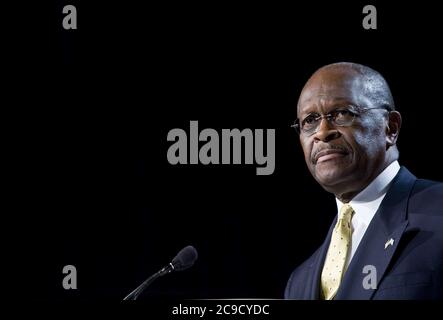 C Washington, USA. Oktober 2011. DC C Republikanischer Präsidentschaftskandidat Herman Cain spricht auf dem Values Voter Summit 2011 in Downtown Washington. Das jährliche konservative politische Ereignis wird Reden aller wichtigen republikanischen Präsidentschaftskandidaten enthalten. Foto: Kristoffer Tripplaar/ Kredit: SIPA USA/Alamy Live News Stockfoto