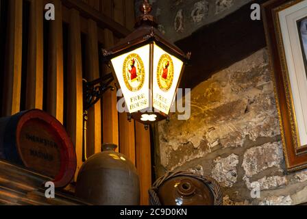 Black Bull in Paradise, die Theakston Breweries vor Ort Pub für Tourbesucher in Masham, Nr Ripon, North Yorkshire Stockfoto