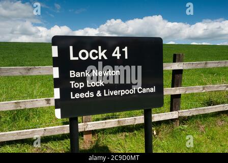 Bank Newton Top Lock, Lock 41, am Leeds/Liverpool Kanal Stockfoto