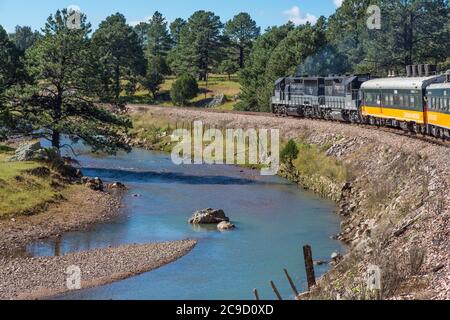 El Chepe Zugansicht zwischen La Junta und Creel, Chihuahua State, Mexiko. Stockfoto