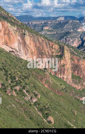 Batopilas Canyon Scenic View, Chihuahua State, Mexiko. Teil des Copper Canyon Komplexes. Stockfoto