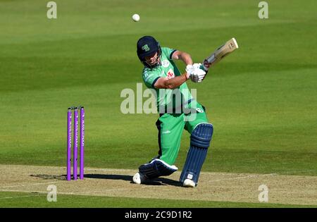 Irlands Craig Young Fledermäuse während der ersten One Day International der Royal London Series im Ageas Bowl, Southampton. Stockfoto