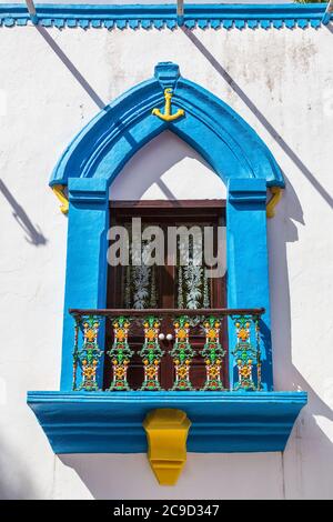 Batopilas, Chihuahua, Mexiko. Fenster im spanischen Stil des 19. Jahrhunderts. Stockfoto