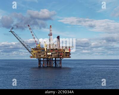 The Gannet EINE Installation, die Shell UK an einem ruhigen, warmen Sommer-Tag in der britischen Nordsee besitzt und betreibt. Stockfoto