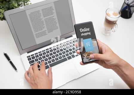 Online-Shopping mit der mobilen App. E-Commerce, Internet-Shopping-Konzept Stockfoto