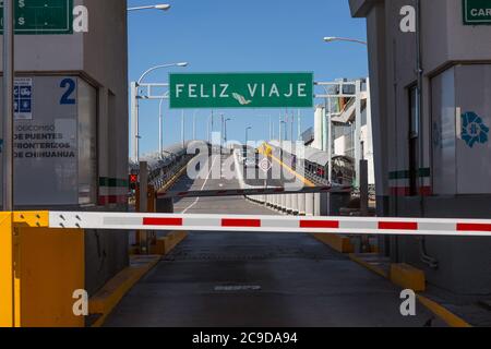 US-Mexiko Grenze von Ciudad Juarez, Mexiko Seite. „Schöne Reisen.“ Stockfoto