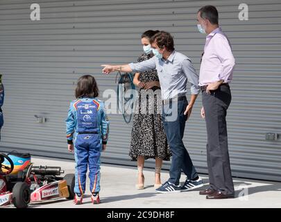 Oviedo. Asturien, Nordspanien. Juli 30, 2020. König Felipe VI von Spanien, Königin Letizia von Spanien besuchen das Fernando Alonso Museum. Diese Reise ist Teil einer königlichen Tour, die König Felipe und Königin Letizia durch verschiedene spanische autonome Gemeinschaften führt, mit dem Ziel, wirtschaftliche, soziale und kulturelle Aktivitäten nach dem Ausbruch des Coronavirus zu unterstützen. Kredit: Aurelio Flórez Stockfoto