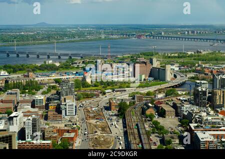 Eine Reihe bekannter und berühmter Gebäude aus der Skyline von Montreal, vom Place Ville Marie aus gesehen Stockfoto