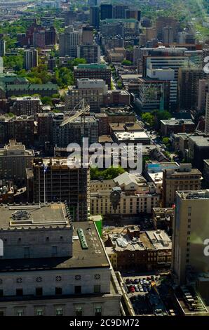 Eine Reihe bekannter und berühmter Gebäude aus der Skyline von Montreal, vom Place Ville Marie aus gesehen Stockfoto