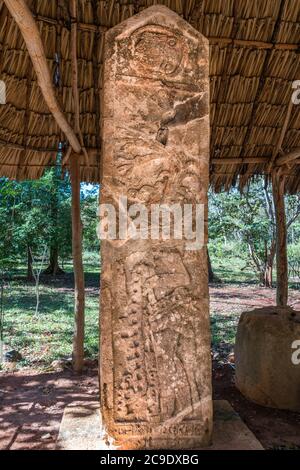 Die Ruinen der Maya-Stadt Sayil sind Teil der prähispanischen Stadt Uxmal UNESCO-Weltkulturerbe-Zentrum in Yucatan, Mexiko. Stockfoto