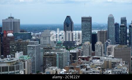 Montreal, QC / Kanada 6./26. Oktober 2020: Blick auf die Skyline von Montreal vom Mount Royal Chalet Stockfoto