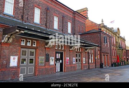 Parr Hall Theatre, Palmyra Square, Warrington Cultural Quarter, Cheshire, England, Großbritannien, Kunstviertel, Pyramid Arts Center Stockfoto