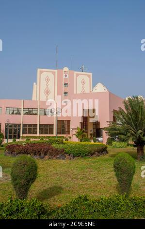 Blick auf das Azalai Hotel Bamako in der Innenstadt von Bamako, der Hauptstadt und größten Stadt Malis. Stockfoto