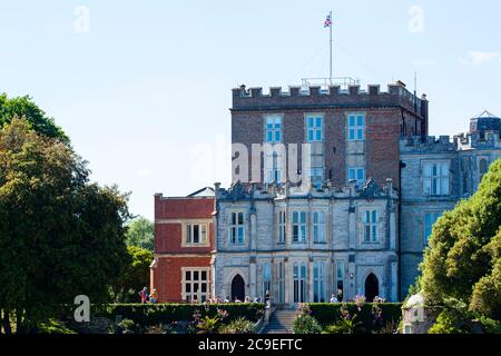 Brownsea Island, UK 06/20/2010: Eine Nahaufnahme des historischen Brownsea Castle an der Küste der Brownsea Insel im Hafen von Poole. Stockfoto