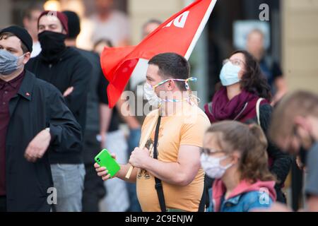 Proteste in Trier am 08.06.2020, Deutschland, rheinland-pfalz, Antifa, Demonstration gegen Rassismus, Protest George Floyd, maskierte Menschen Stockfoto