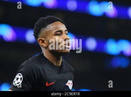 LONDON, ENGLAND - 19. FEBRUAR 2020: Christopher Nkunku aus Leipzig im Bild während der ersten Etappe der UEFA Champions League Runde 16 zwischen Tottenham Hotspur FC und RB Leipzig im Tottenham Hotspur Stadion 2019/20. Stockfoto