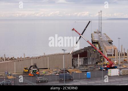Tallinn, Harju County, Estland, 02. Juli 2020 Panorama der Stadt, der Hafen von Viking Line. Hochwertige Fotos Stockfoto