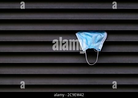 Köln, Deutschland. Juli 2020. Eine Atemschutzmaske wurde für ein Foto drapiert. Köln, 29. Juli 2020 Quelle: dpa/Alamy Live News Stockfoto