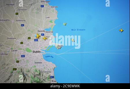 Flugverkehr über Dublin Aera (31. juli 2020, UTC 08.35) im Internet mit Flightradar 24 Website, während der Coronavirus Pandemie Stockfoto