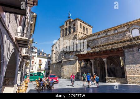 Jaca, Provinz Huesca, Aragon, Spanien. Romanische Kathedrale von San Pedro Apóstol. Kathedrale des heiligen Petrus des Apostels. Das Gebäude, das construu war Stockfoto