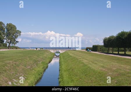 Kanal in Peterhof, St. Petersburg, Russland Stockfoto