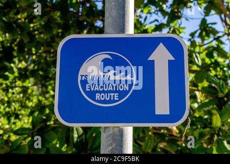 Tsunami Evakuierungsroute Schild in Phi Phi Island, Thailand Stockfoto