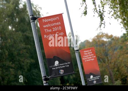 Schilder für das Ryder Cup Golfturnier vor dem Celtic Manor Resort in Newport, Großbritannien, wo der Wettbewerb 2010 stattfand. Stockfoto