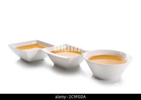 Gemüse Suppe auf weißem Hintergrund Stockfoto