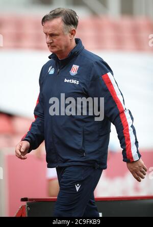 Stoke City Manager Michael O'Neill während des Sky Bet Championship Spiels im bet365 Stadium, Stoke. Stockfoto