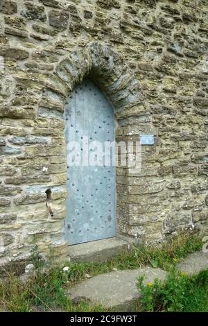 Metalleingangstür zu Flunders Folly, Callow Hill, in der Nähe von Craven Arms, Shropshire, England, Großbritannien Stockfoto