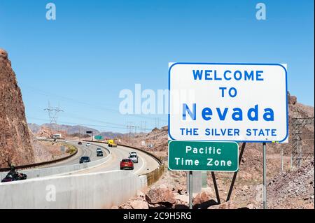 Willkommen in Nevada, dem Silberstaat, der pazifischen Zeitzone, am Hoover Dam, Nevada, USA