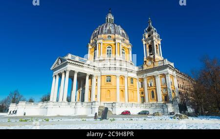 Berühmte Basilika Superga auf der Spitze der Hügel in der Nähe von Turin, Italien Stockfoto