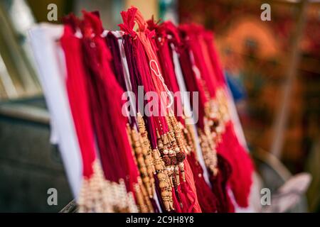 Rakshabandhan ist ein beliebter, traditionell hinduistischer, jährlicher Ritus, oder Zeremonie, die zentral zu einem Festival mit dem gleichen Namen, gefeiert in Indien ist. Stockfoto