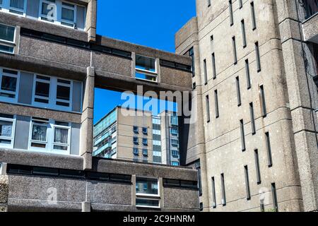 Hochhaus Trellick Tower im Brutalistischen Stil von Architekt Ernő Goldfinger, London, Großbritannien Stockfoto