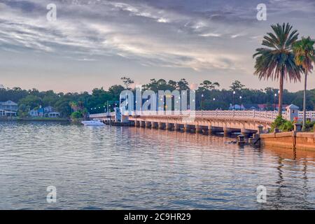 Sonnenaufgang für Bridge Stockfoto