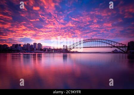 Eine launische Aufnahme des Hafens von Sydney Stockfoto