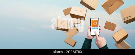 Online-Shopping mit jungen Menschen kaufen Produkt mit Anwendung auf Smartphone.E-Commerce-Markt.Transport logistic.Business Retail.Verkäufer und BU Stockfoto