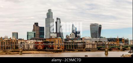 Die Skyline der City of London von der Southbank aus gesehen, London, Großbritannien Stockfoto