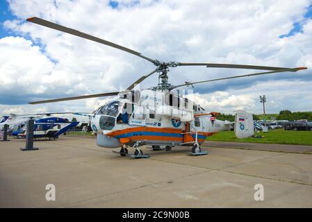 Schukowski, Russland - Juli 20, 2017: Hubschrauber Kamov Ka-32 A11 BK (HF--32806) EMERCOM von Russland auf MAKS-2017 Air Show Stockfoto