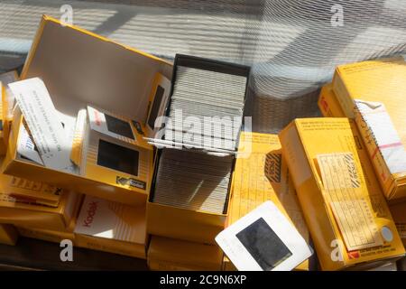 Vintage Analog Kodak Dias in Boxen, USA Stockfoto