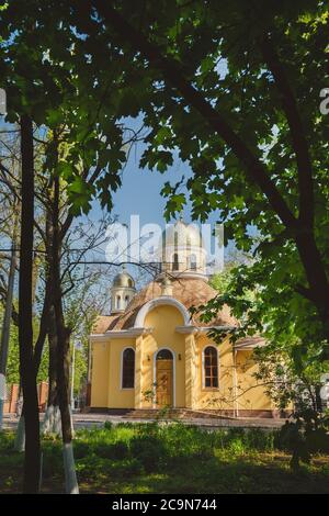 ODESSA, UKRAINE - 1. MAI 2015: Ukrainisch-orthodoxe christliche Kirche der Heiligen Luka und große Märtyrerin Valentina Stockfoto