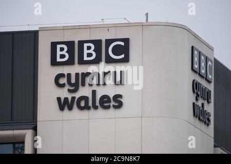 Nahaufnahme des BBC Cymru Wales-Gebäudes in Cardiff, Wales, Vereinigtes Königreich. Stockfoto