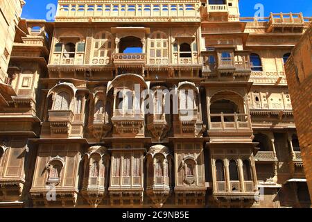 Golden City of India - wunderbare Jaisalmer mit geschnitzten traditionellen Gebäuden Stockfoto