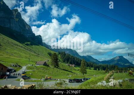 Seilweg von der Schwaegalp zum Gipfel des Saentis in der Schweiz Stockfoto