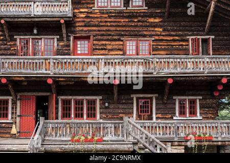 Main Lodge um 1897, Great Camp Sagamore -ehemaliges Vanderbilt Home, Adirondack Mountains, Raquette Lake, New York, USA Stockfoto