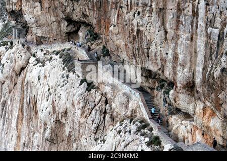 Blick auf die Treppe zur Neptun-Grotte in der Nähe von Alghero, Italien Stockfoto