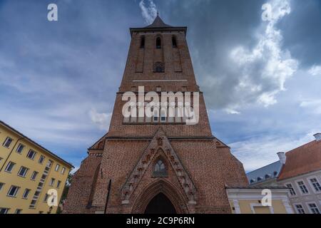 St. John's Church, Tartu, eine Backsteingotische lutherische Kirche, eines der Top-Wahrzeichen der Stadt Tartu, Estland. Es ist Johannes dem Täufer gewidmet. Stockfoto