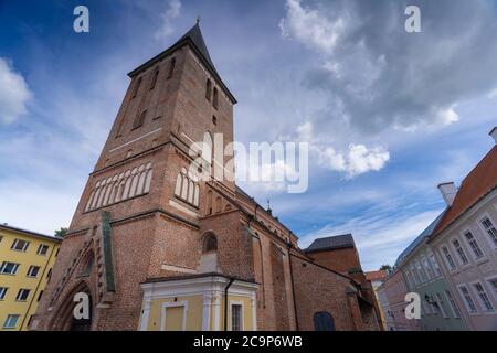 St. John's Church, Tartu, eine Backsteingotische lutherische Kirche, eines der Top-Wahrzeichen der Stadt Tartu, Estland. Es ist Johannes dem Täufer gewidmet. Stockfoto