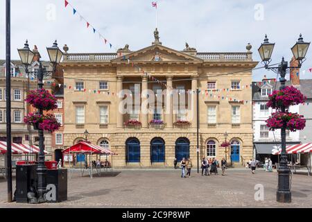 Rathaus & Museum, Marktplatz, Newark-on-Trent, Nottinghamshire, England, Großbritannien Stockfoto