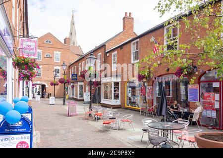 Fußgängerzone Clinton Arms Court, Newark-on-Trent, Nottinghamshire, England, Vereinigtes Königreich Stockfoto